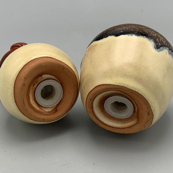 Vtg Studio Pottery Apple and Pear Salt and Pepper Shakers Glazed Red Blue Brown - Picture 9 of 9